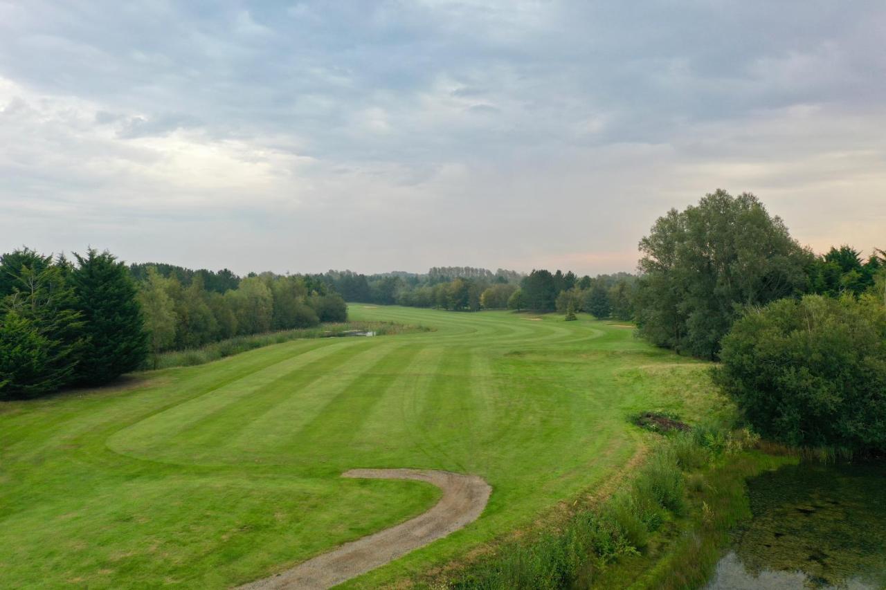 The Essex Golf & Country Club Hotel Coggeshall Exteriör bild