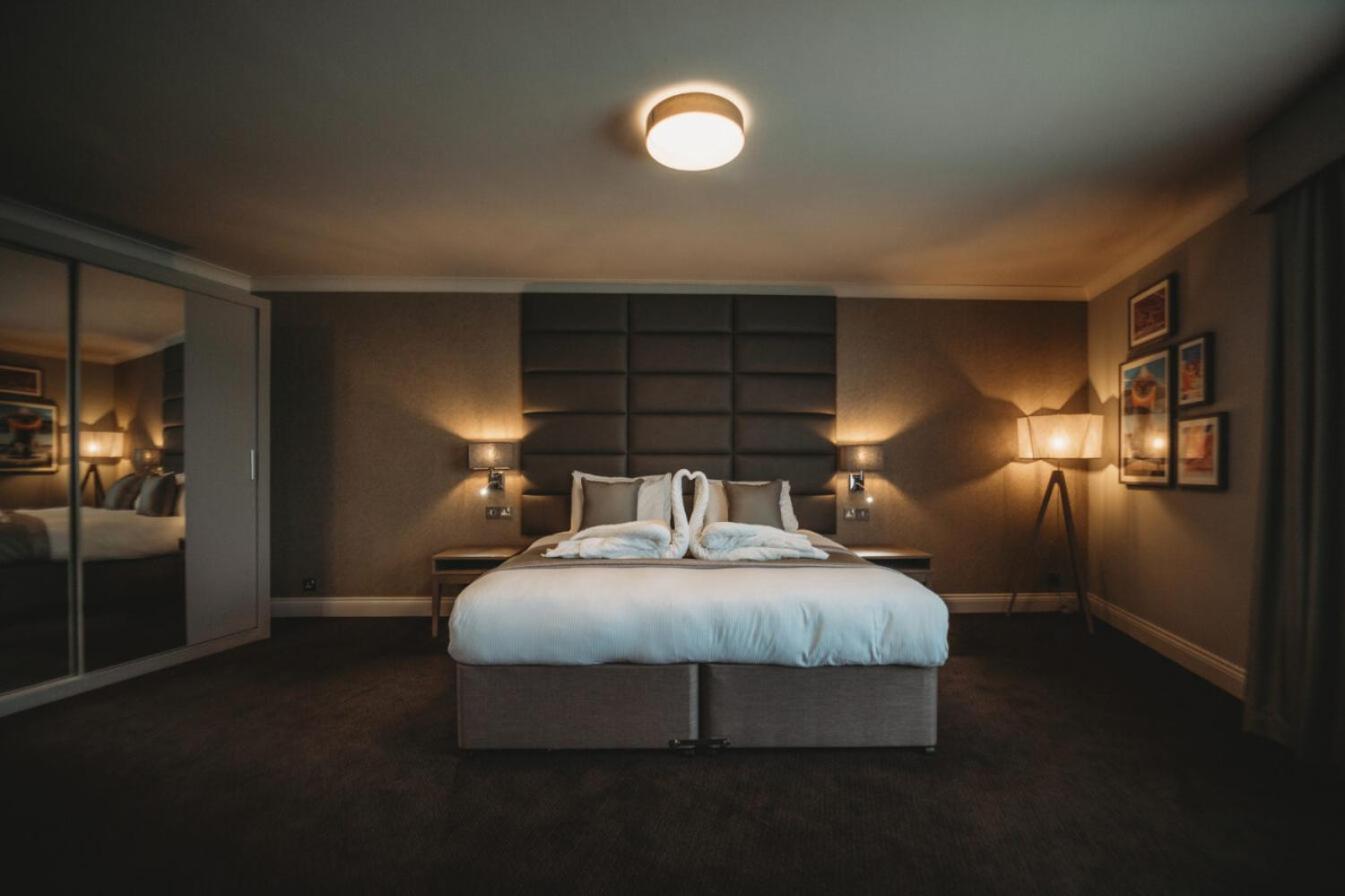 The Essex Golf & Country Club Hotel Coggeshall Exteriör bild