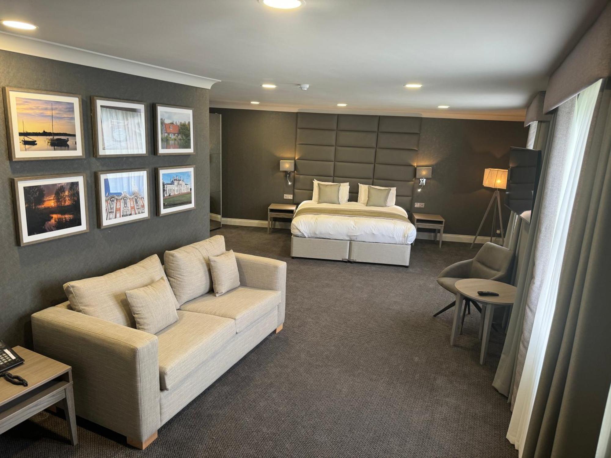 The Essex Golf & Country Club Hotel Coggeshall Exteriör bild